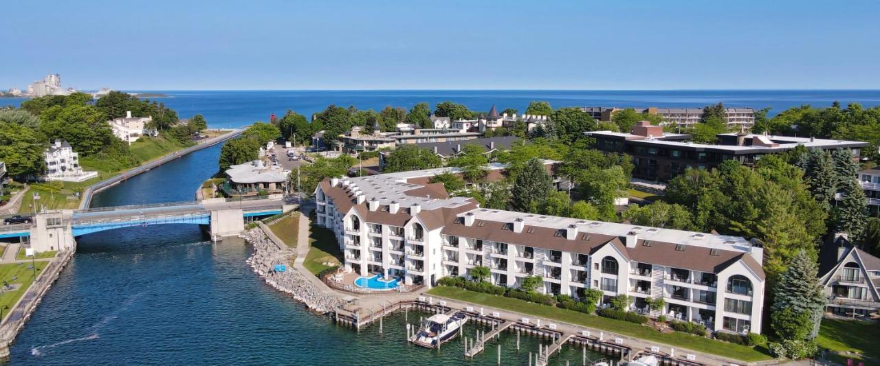 359 Edgewater Inn Charlevoix Exteriér fotografie